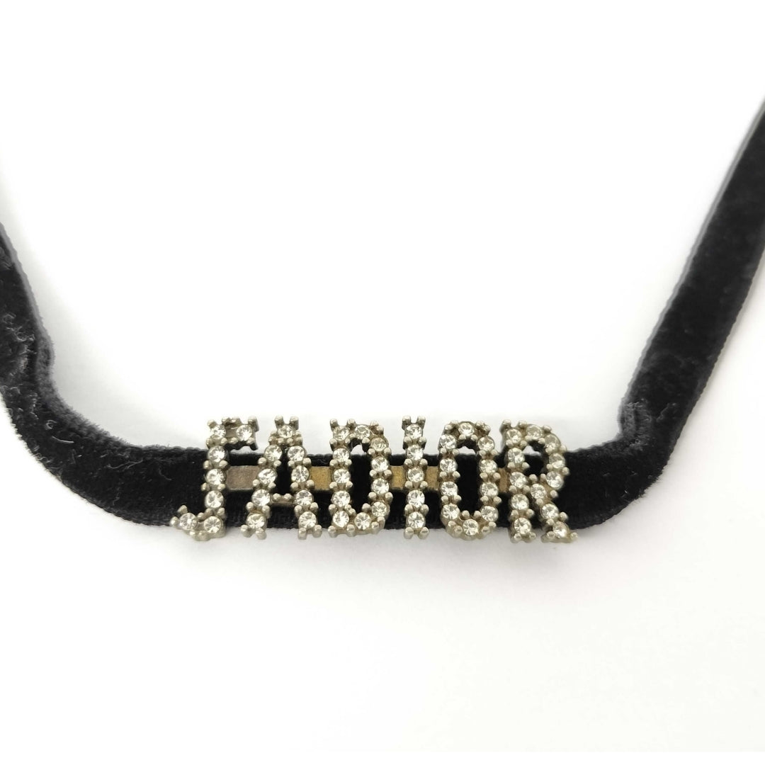 D Logo velvet choker