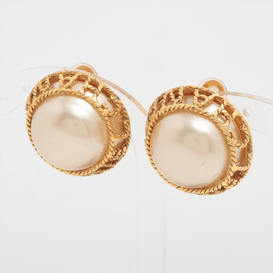 C Woven logo pearl earrings