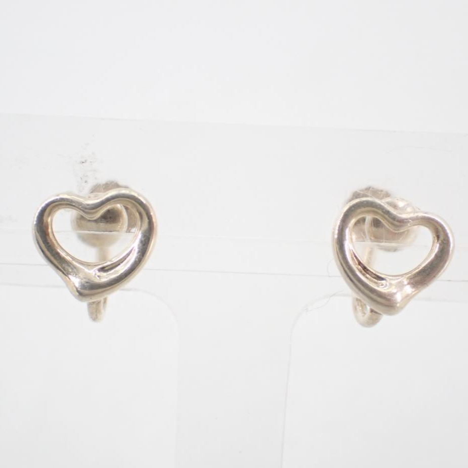 T Hollow heart earrings