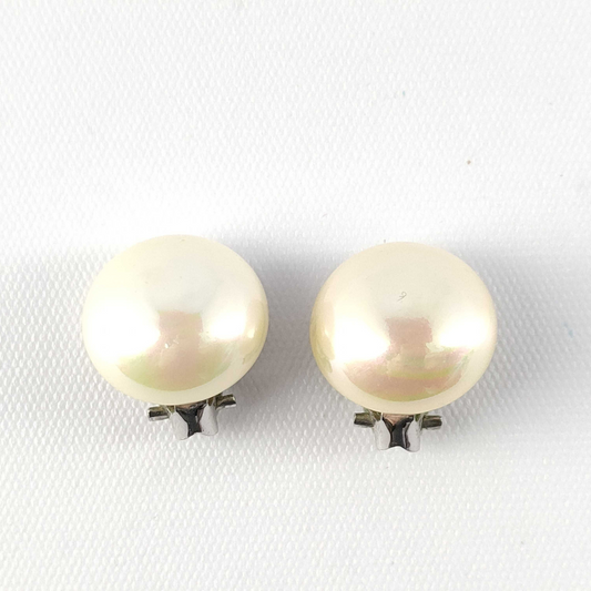 D Pearl earrings