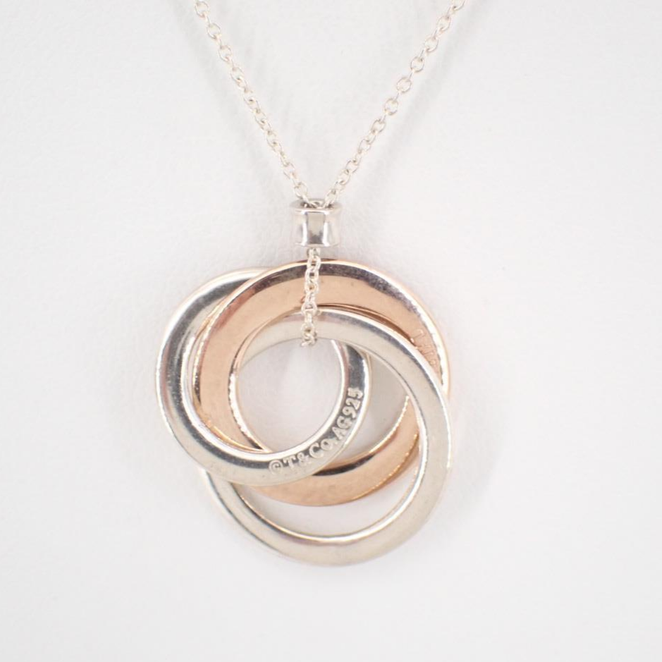 T Multi-circle necklace