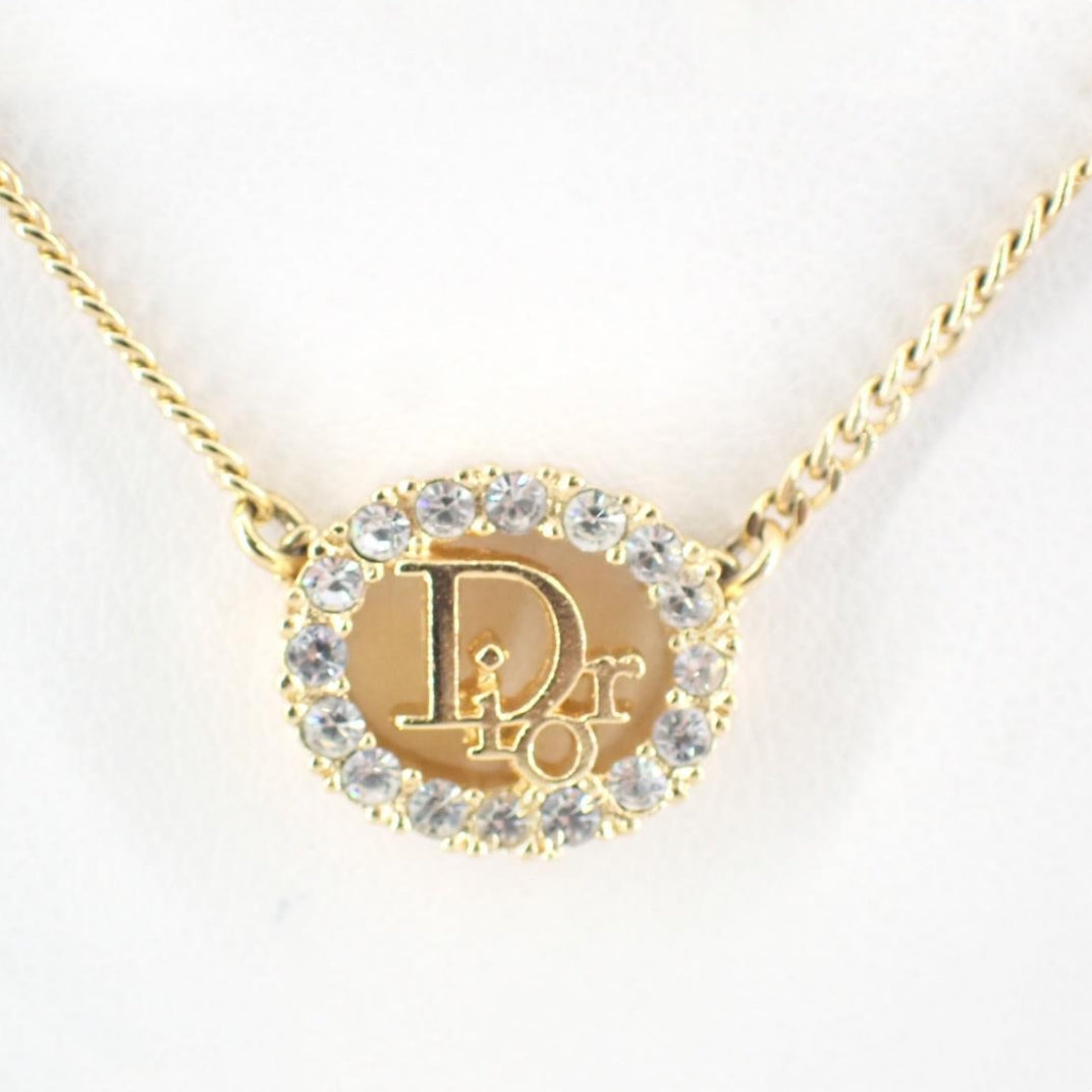 D Oval diamond necklace