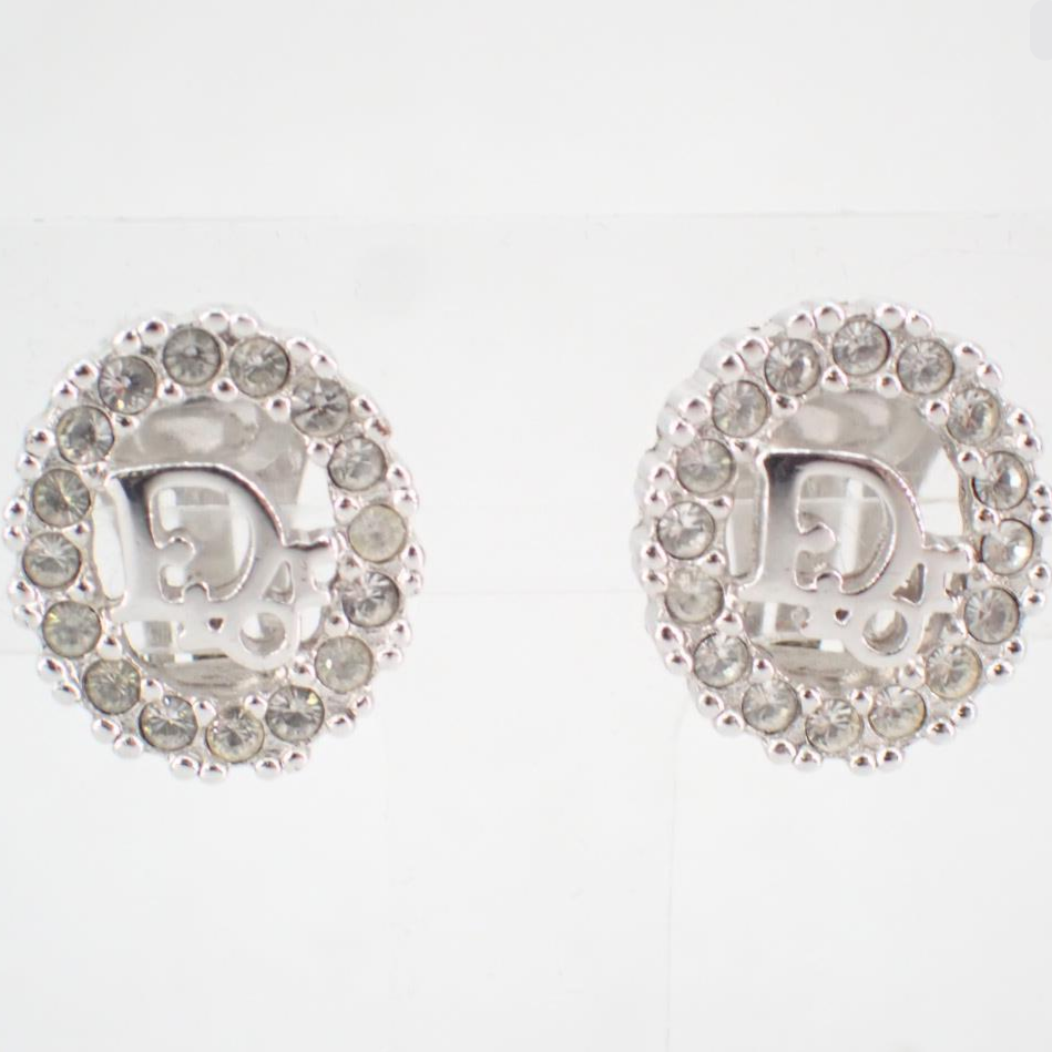 D Oval diamond earrings