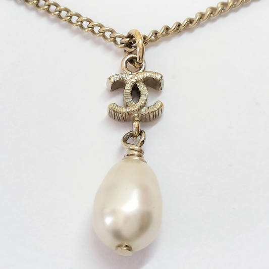 C Teardrop Pearl Pendant Necklace