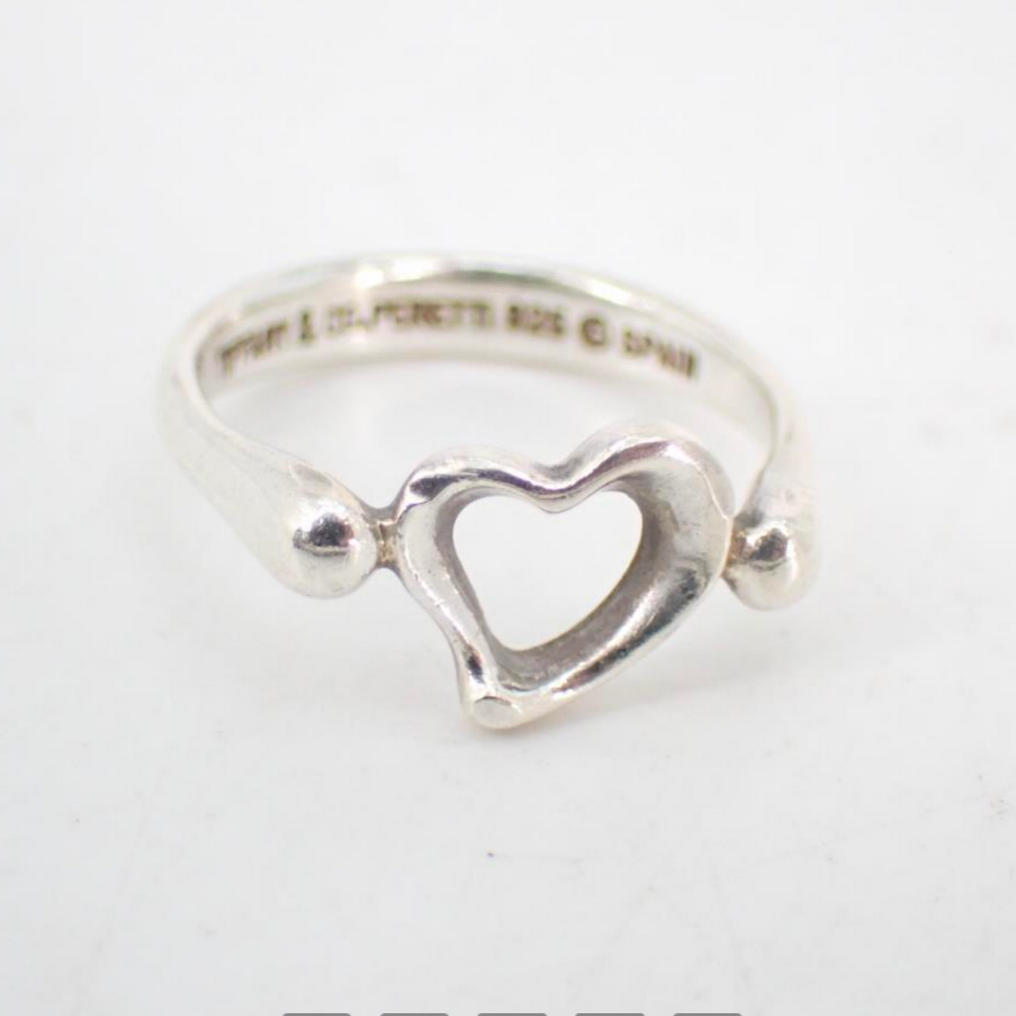 T_Skeleton Heart Ring